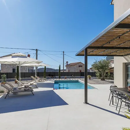 Vakantiehuis Minda By Interhome *